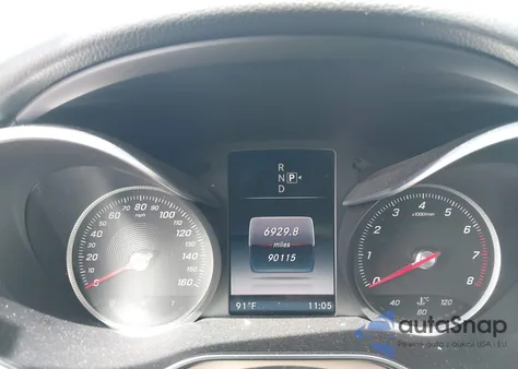 2015 Mercedes-Benz C 300 4Matic/Luxury 4Matic/Sport 4Matic z USA, uszkodzony, nr VIN 55SWF4KB5FU031879